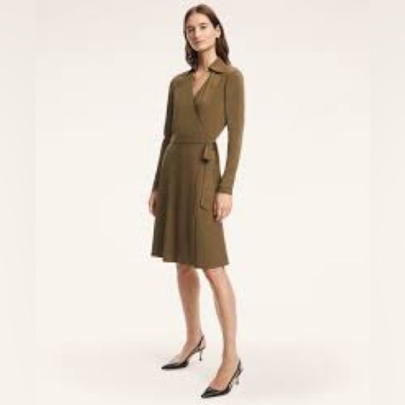 Brooks Brothers Dresses & Skirts - Brooks Brothers Size M Lattice Print Feminine Wrap Dress Olive Long Sleeve NWT
